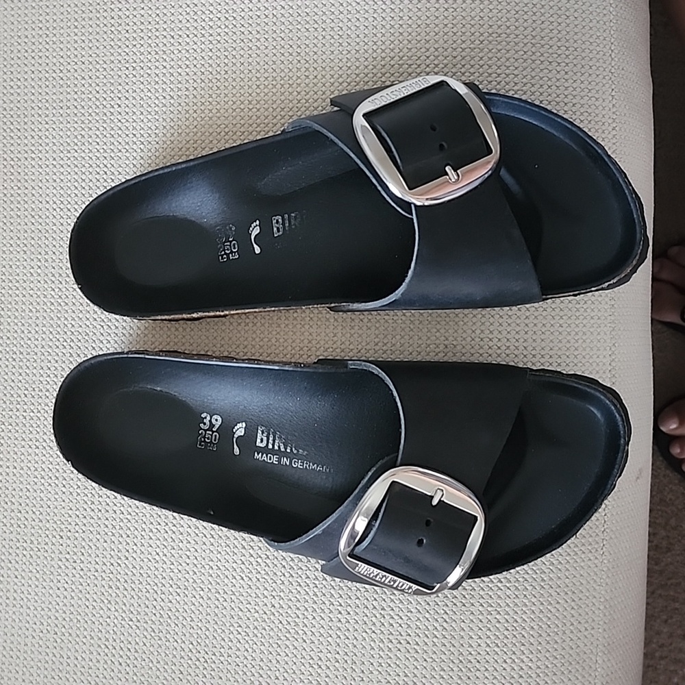EUC Birkenstock Big Buckle sz 39 narrow